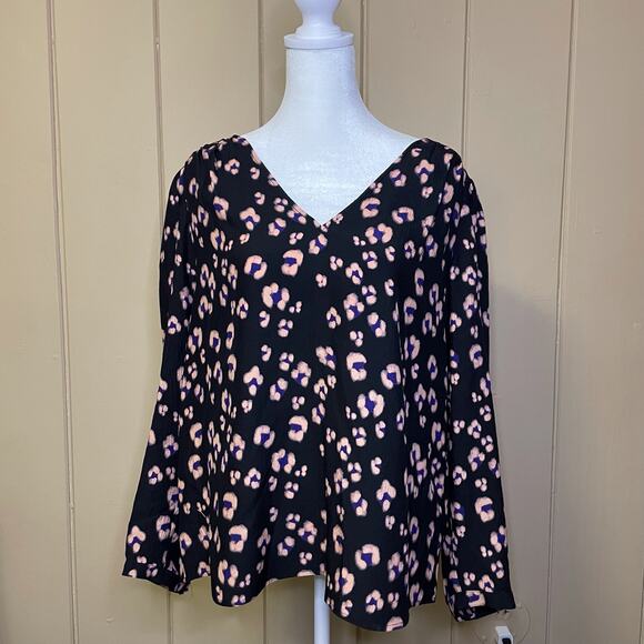 Rebecca Taylor Tops - Rebecca Taylor Cheetah print V neck Silk top Size 10